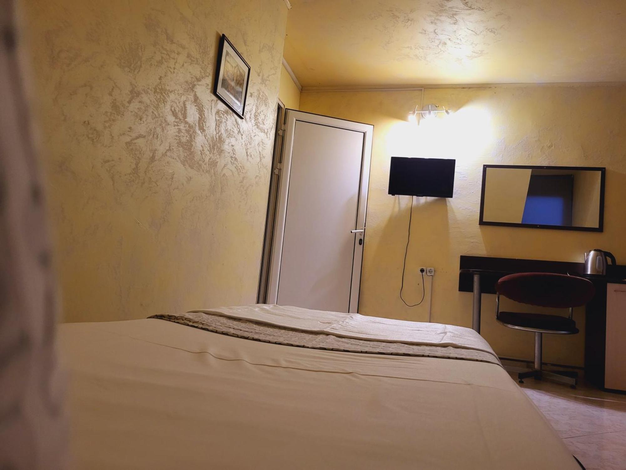 Roger'S Hotel Ruse Room photo
