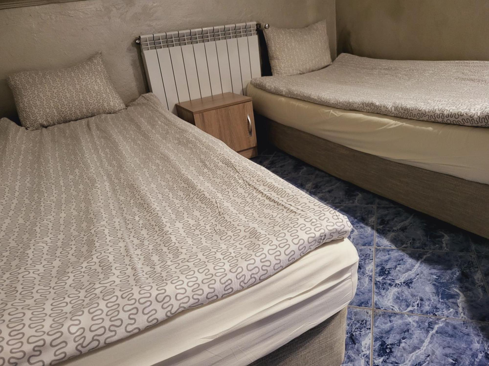 Roger'S Hotel Ruse Room photo